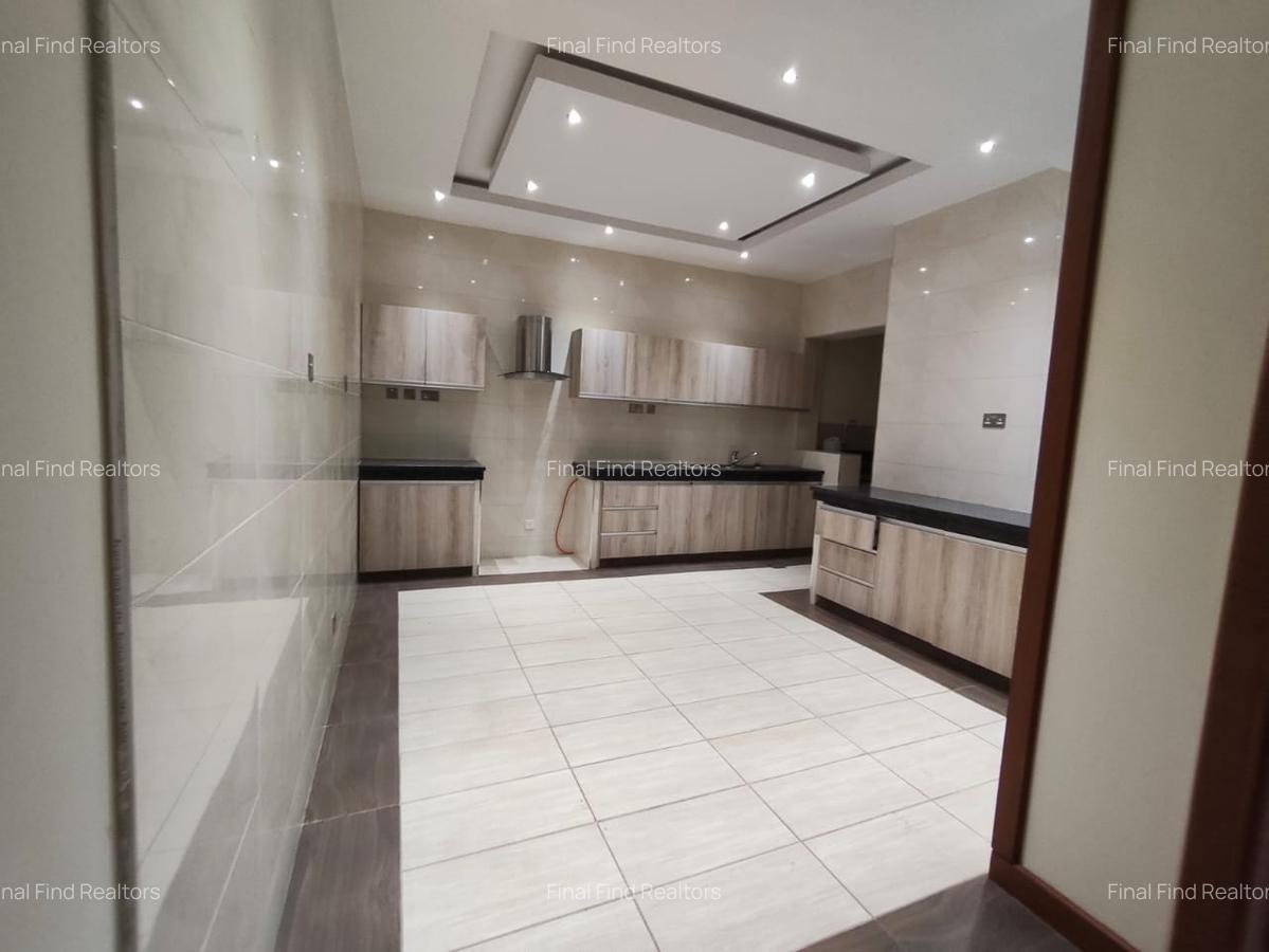 7 Bed Townhouse with En Suite in Nyari - 10