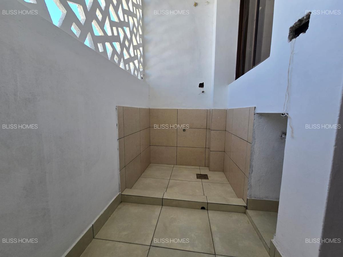 2 Bed Apartment with En Suite at Mtambo Road - 8