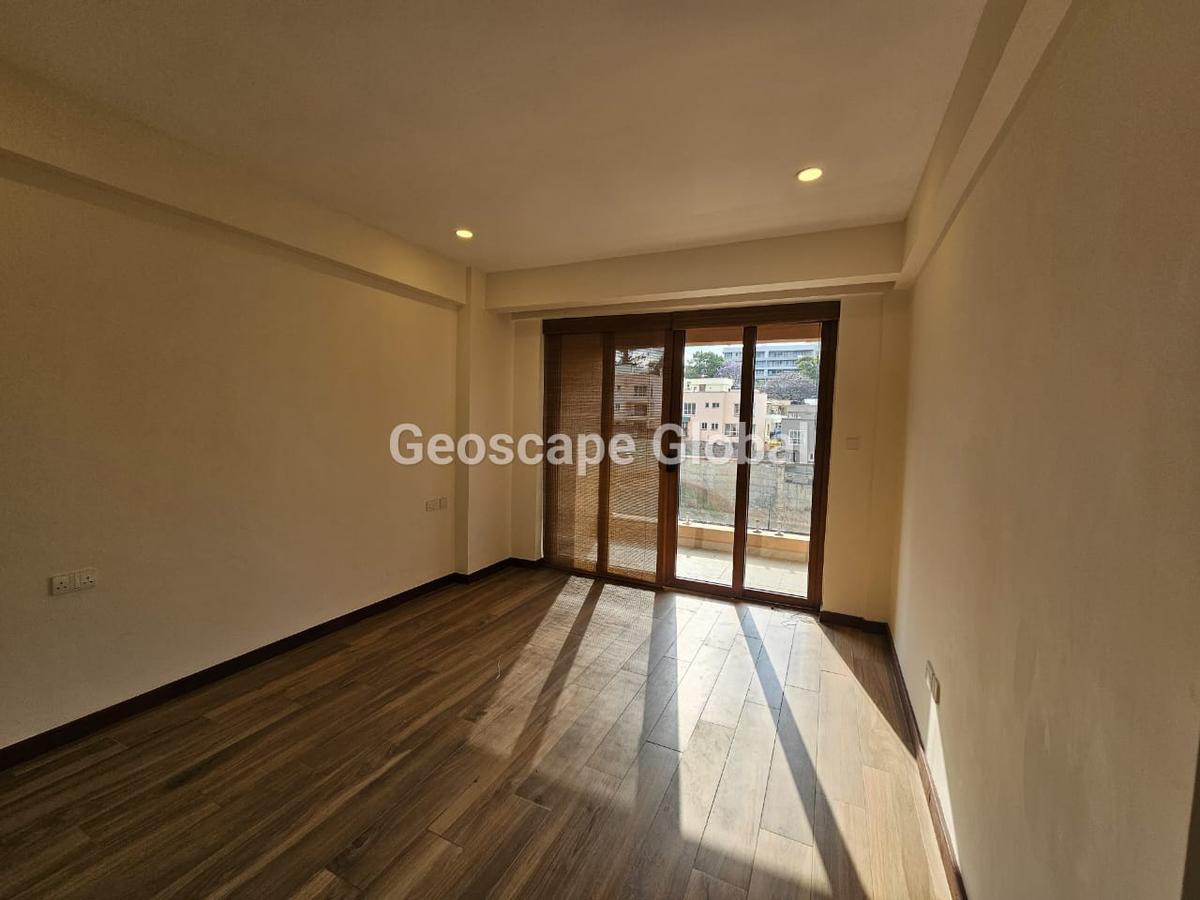 3 Bed Apartment with En Suite in Spring Valley - 9