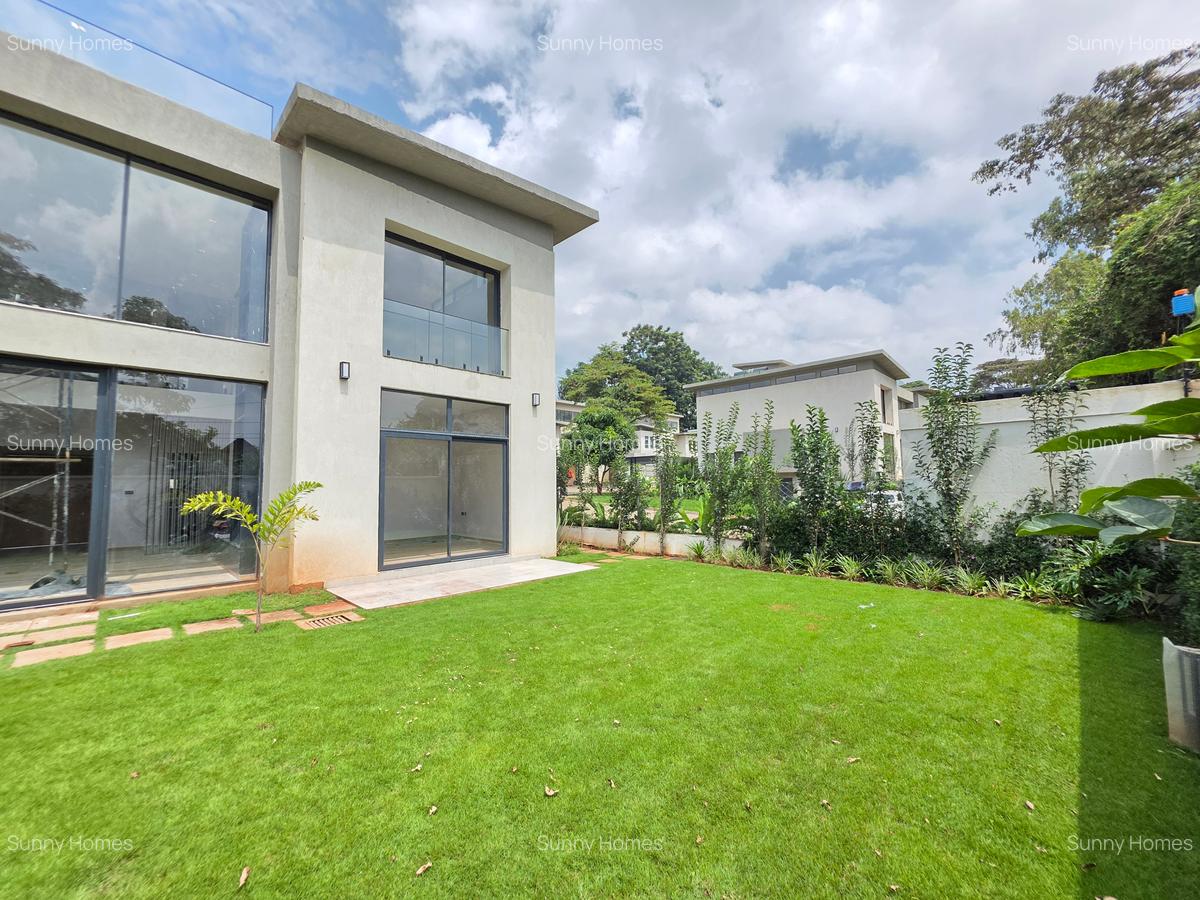 4 Bed Townhouse with En Suite at Evergreen - 7