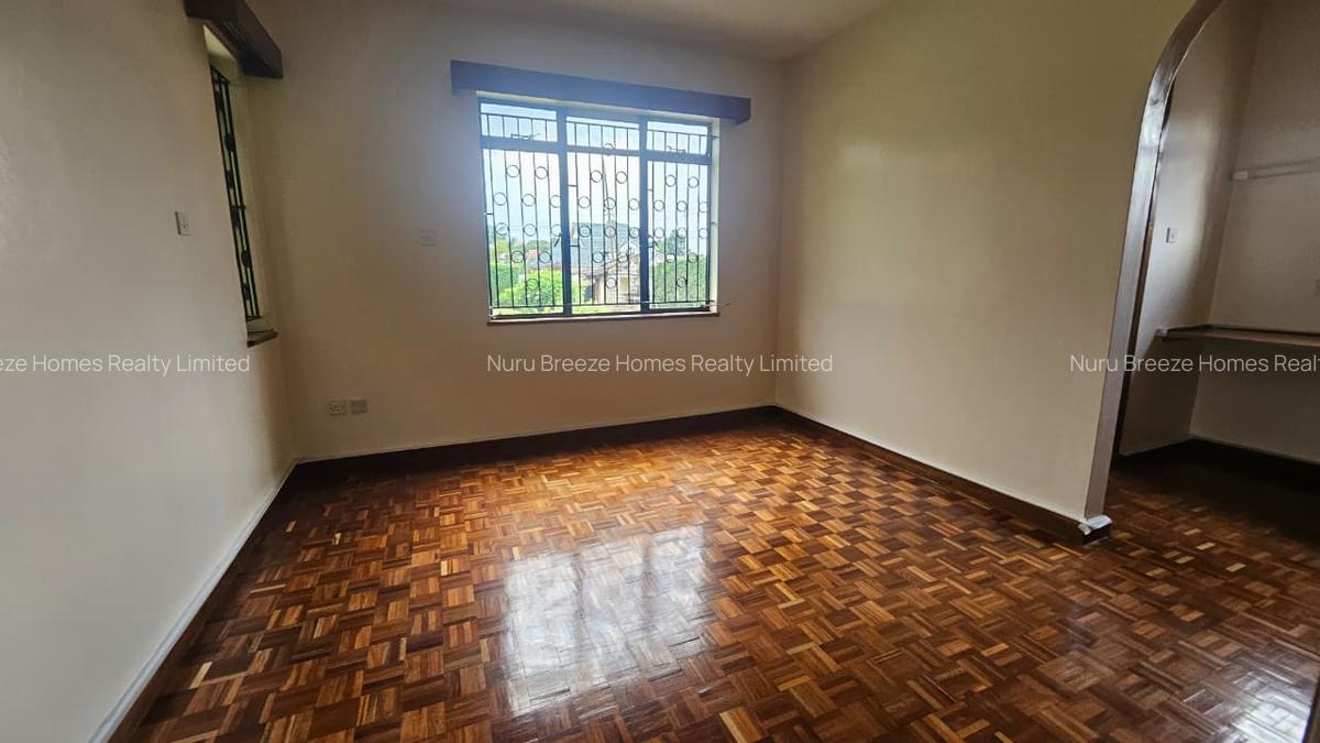 5 Bed House with En Suite in Runda - 7