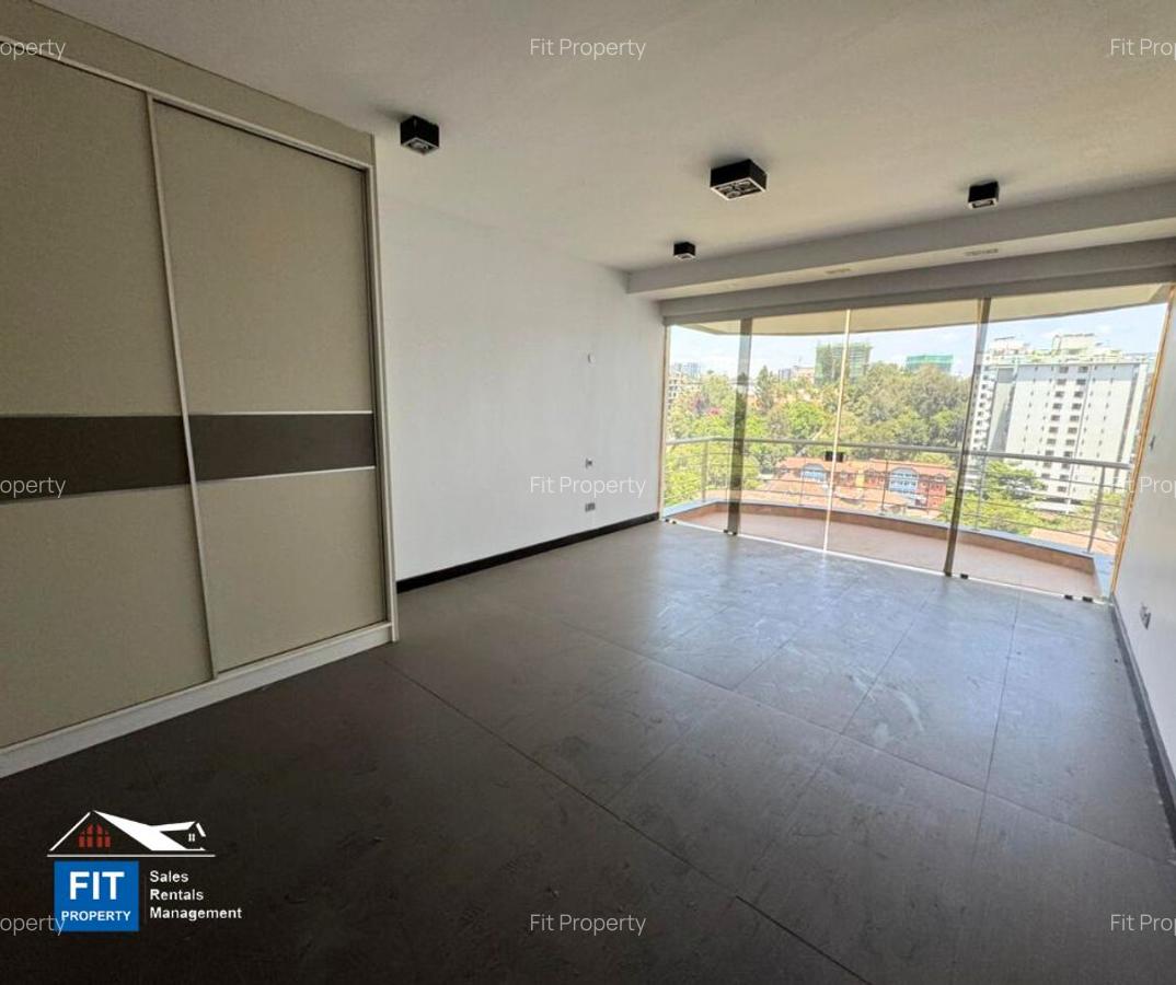 3 Bed Apartment with En Suite at Riverside Grove - 13