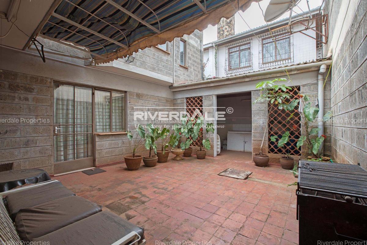 4 Bed Townhouse with En Suite in Westlands Area - 14