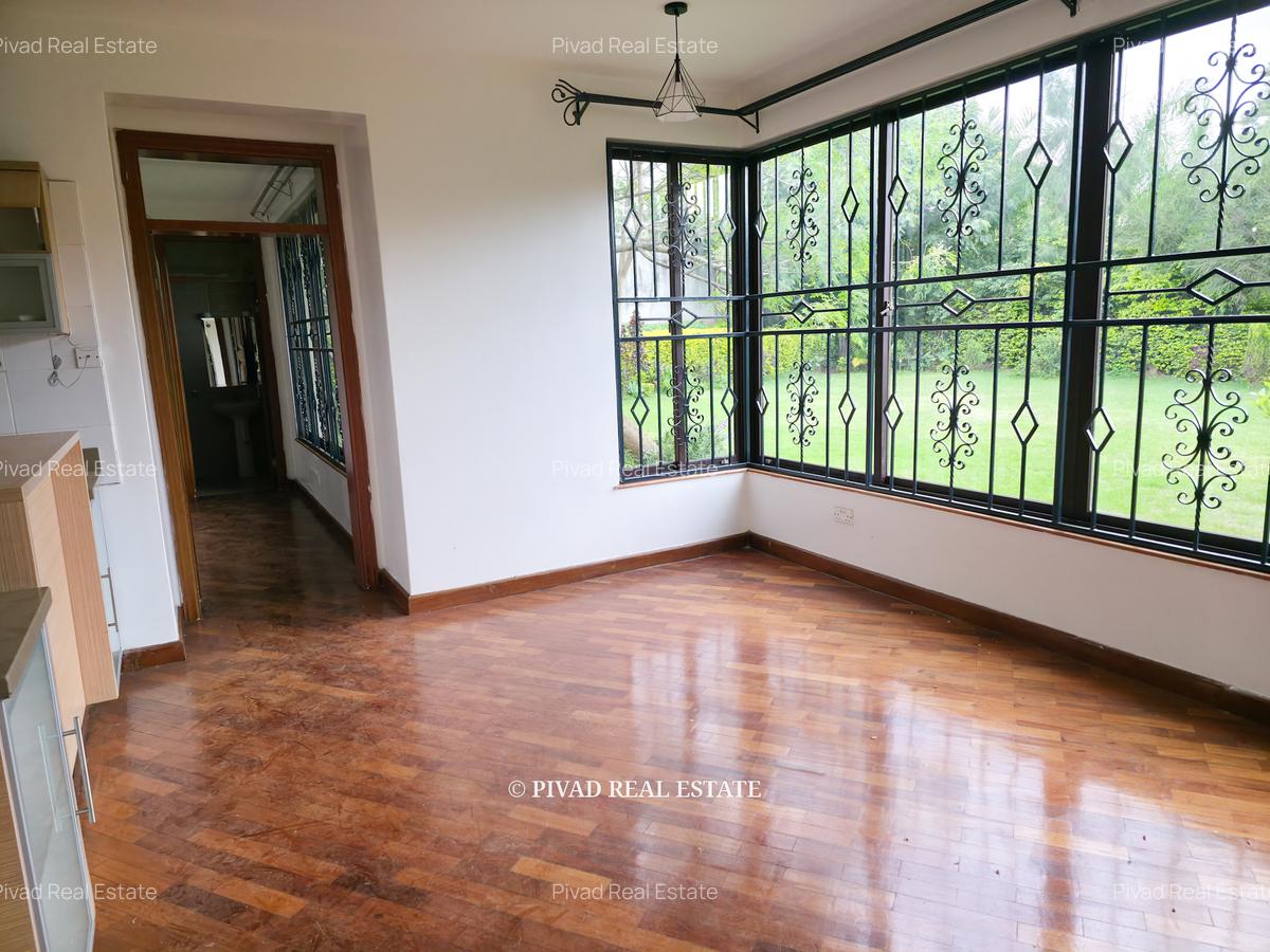 4 Bed Townhouse with Swimming Pool in Ridgeways - 2