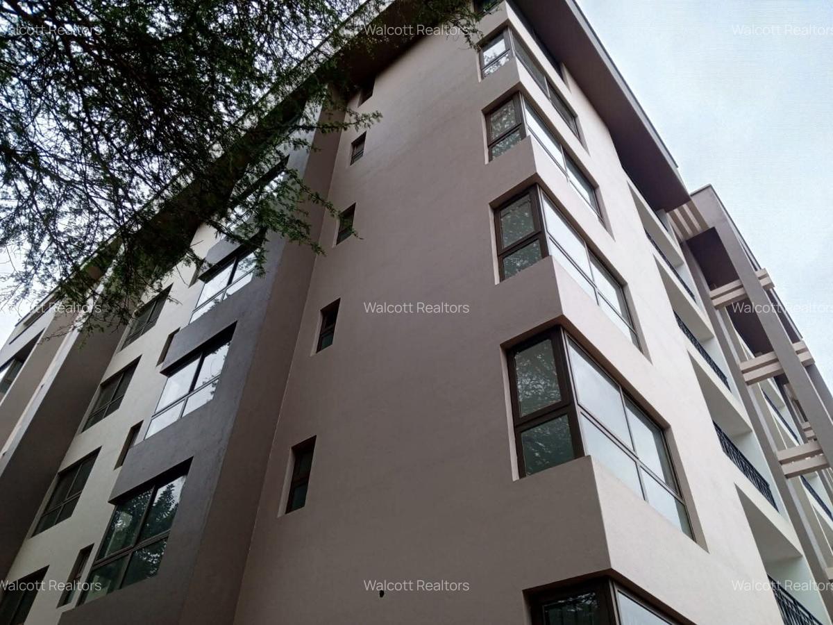 2 Bed Apartment with En Suite in Lavington - 7