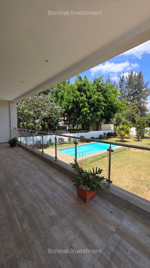 4 Bed House with En Suite at Old Runda - 9