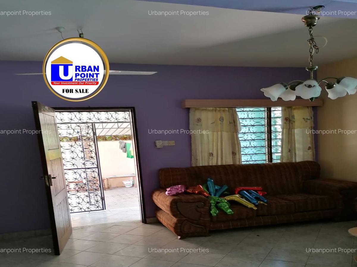 5 Bed House with Swimming Pool at Mtambo - 11