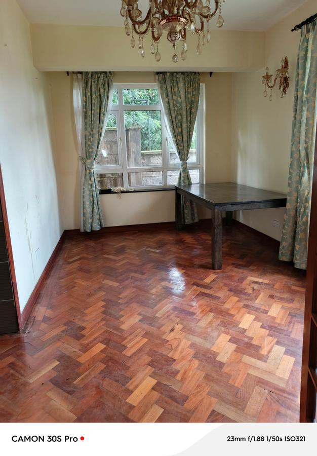 6 Bed Townhouse with En Suite at Lavington - 6