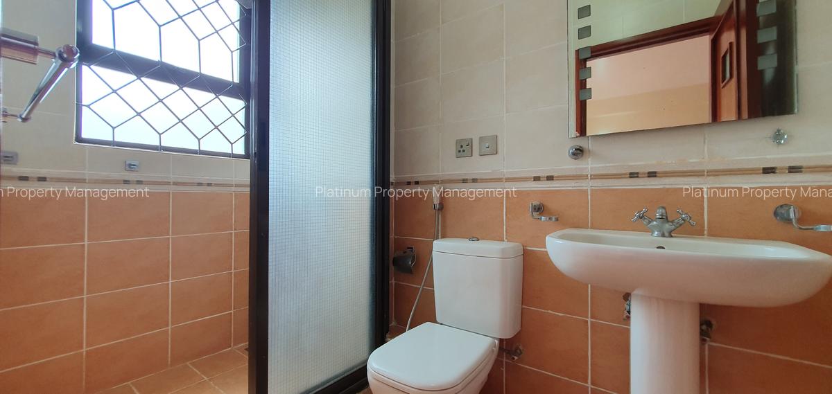 3 Bed Apartment with En Suite in Westlands Area - 15