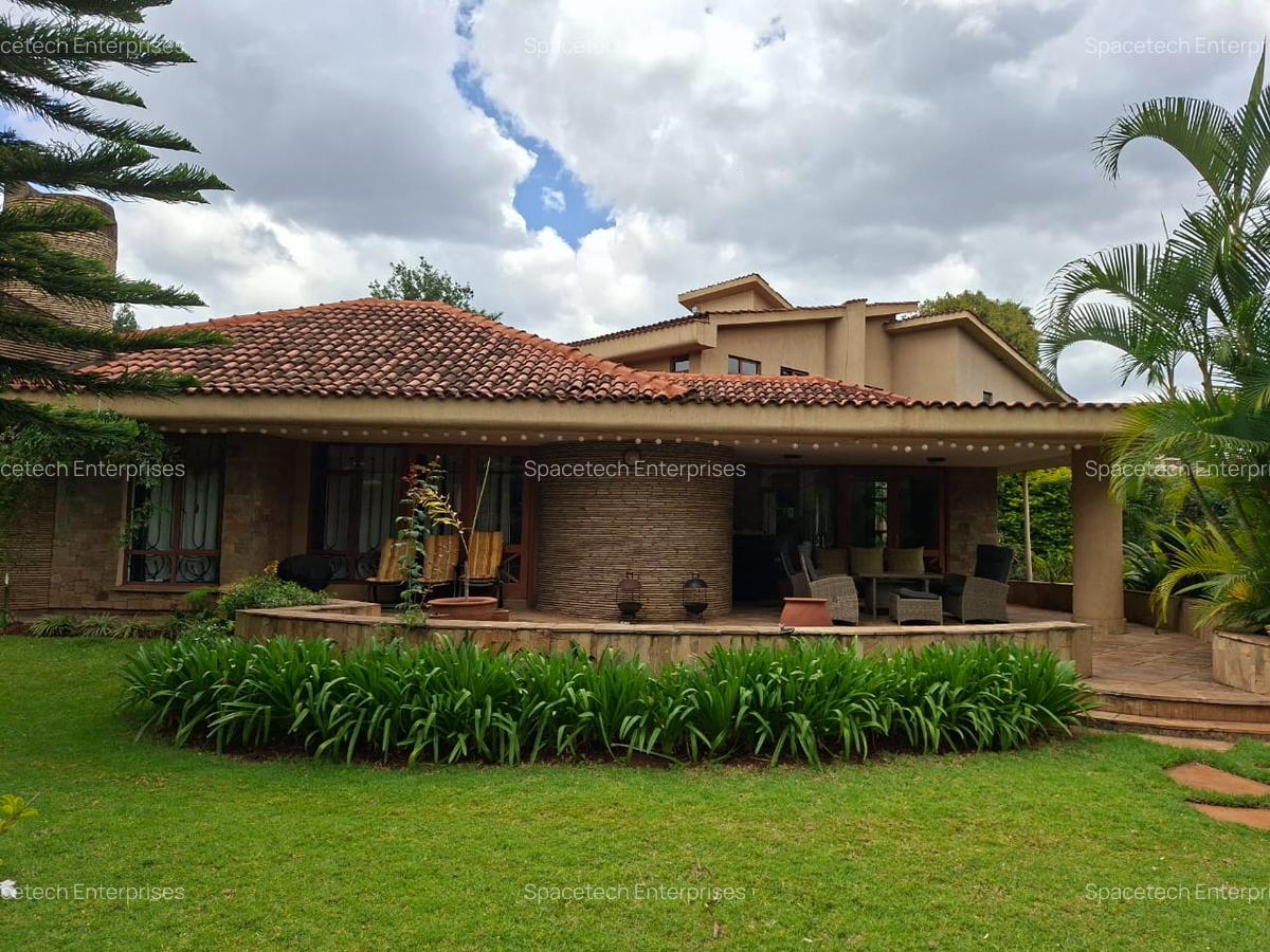 5 Bed House with En Suite in Runda - 1