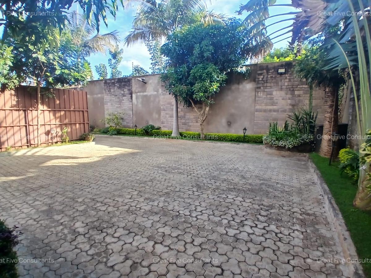 4 Bed Villa with En Suite in Runda - 10