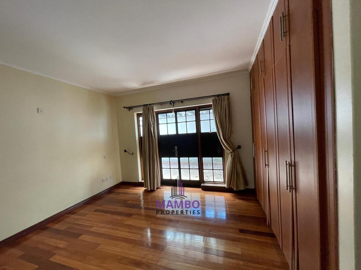 4 Bed Townhouse with En Suite at General Mathenge - 13