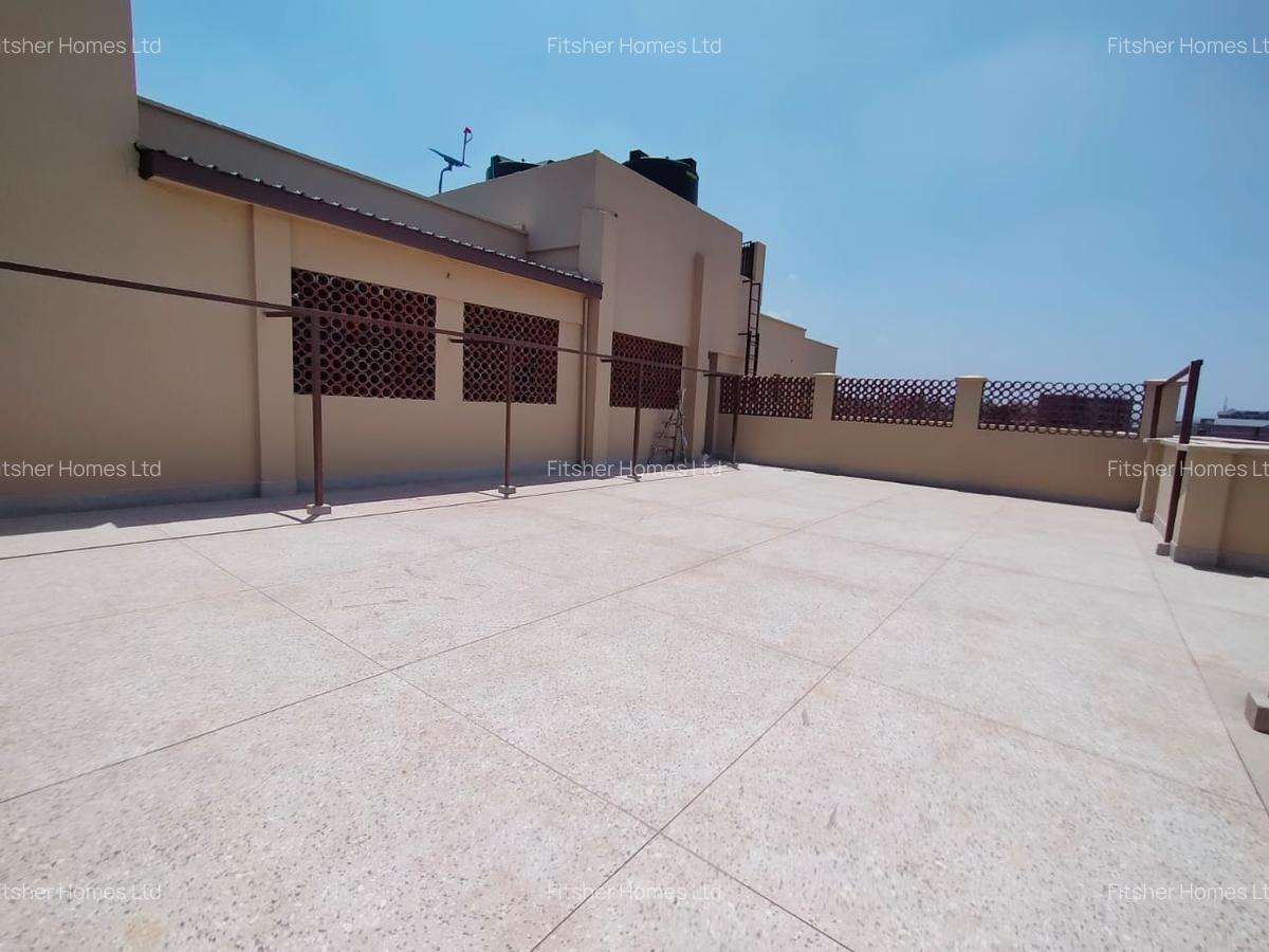 2 Bed Apartment with En Suite in Naivasha Road - 4