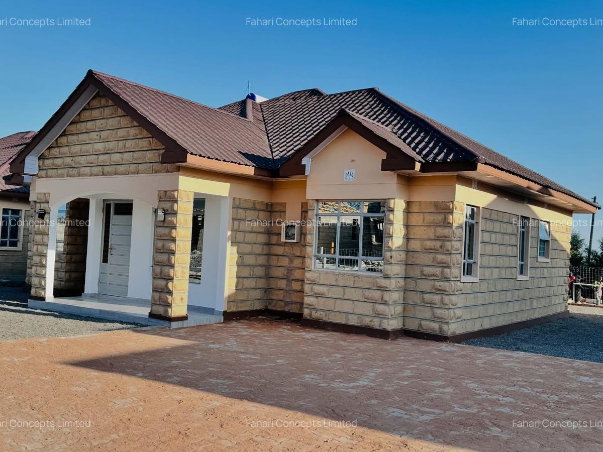 3 Bed House with En Suite at Acacia - 1