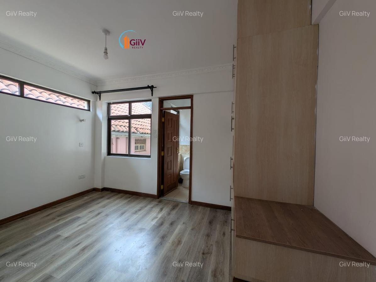 3 Bed Apartment with En Suite in Nyari - 15