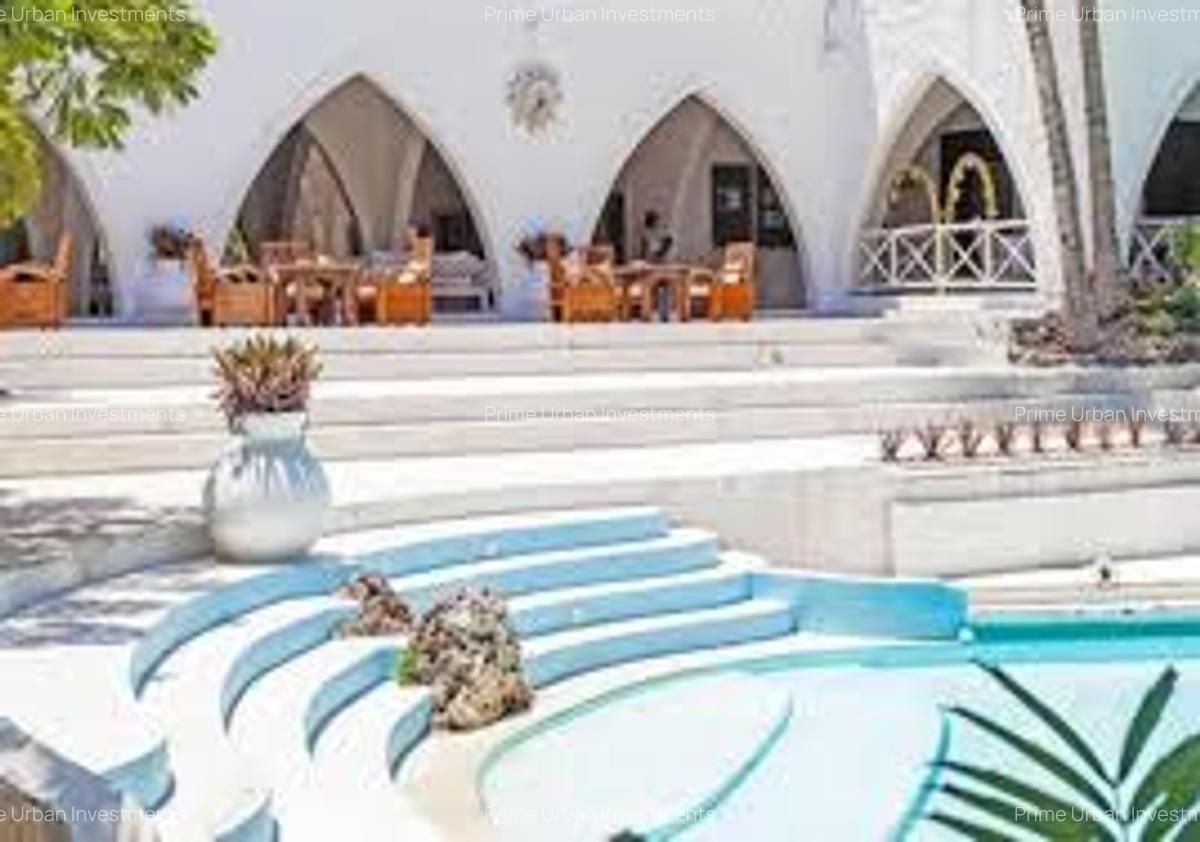 Furnished 10 ac Commercial Property with Service Charge Included in Watamu - 6