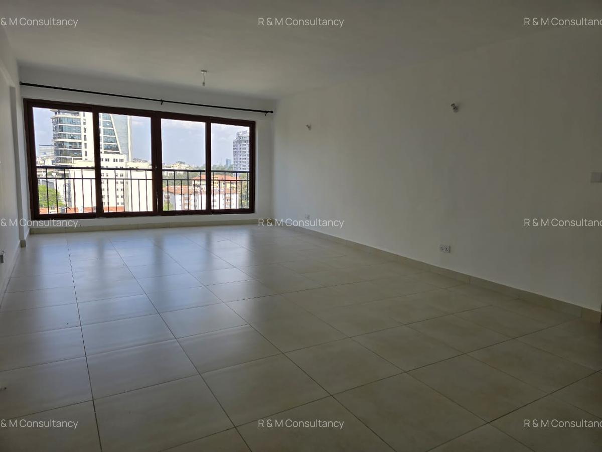 3 Bed Apartment with En Suite at Lantana Road - 14