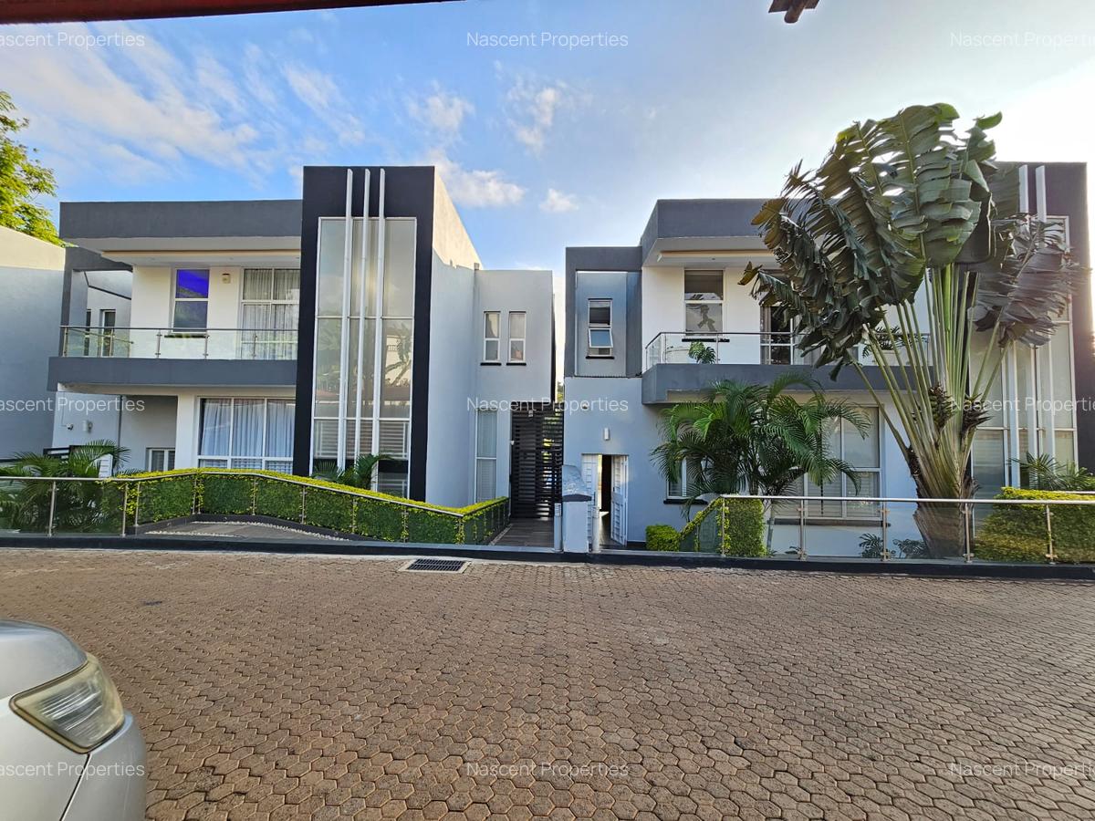 4 Bed Villa with En Suite in Spring Valley - 1