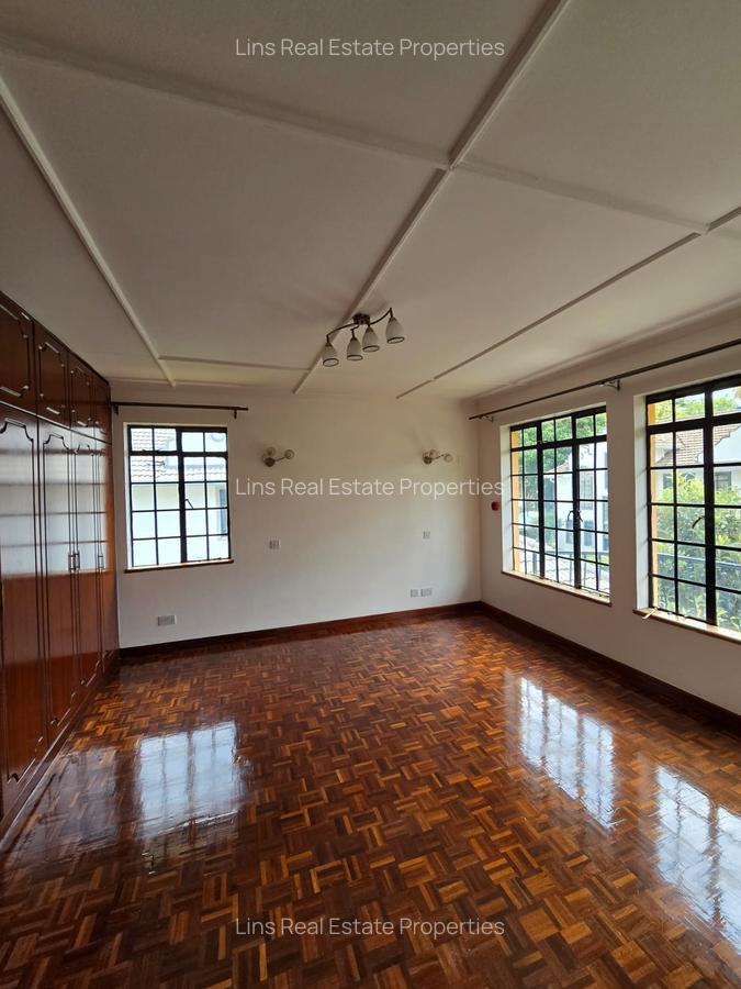 5 Bed Townhouse with En Suite in Lavington - 15