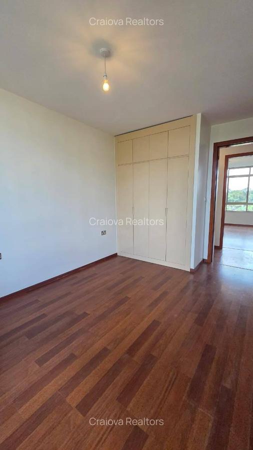 3 Bed Apartment with En Suite at 6Th Parklands - 16