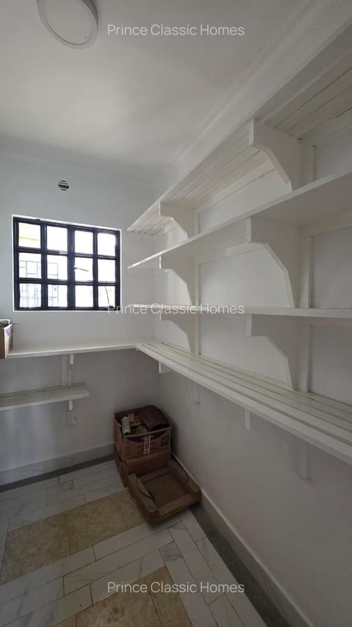 5 Bed Townhouse with En Suite in Lavington - 7