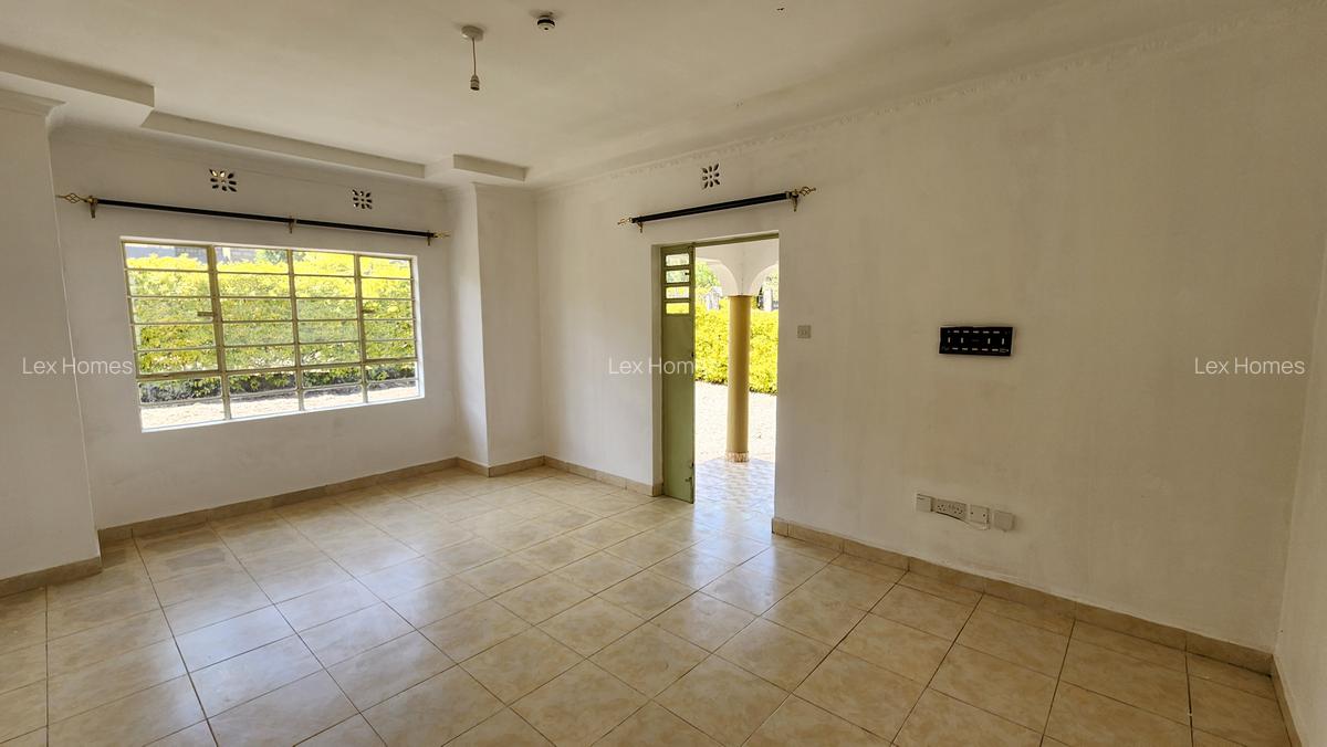 3 Bed House with En Suite at Rimpa Road - 7