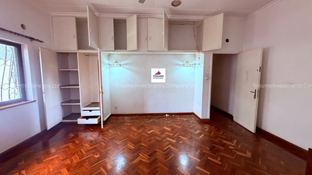 4 Bed House with En Suite in Spring Valley - 7