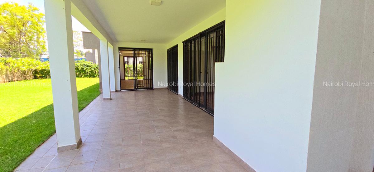 6 Bed House with En Suite at Lavington Road - 5