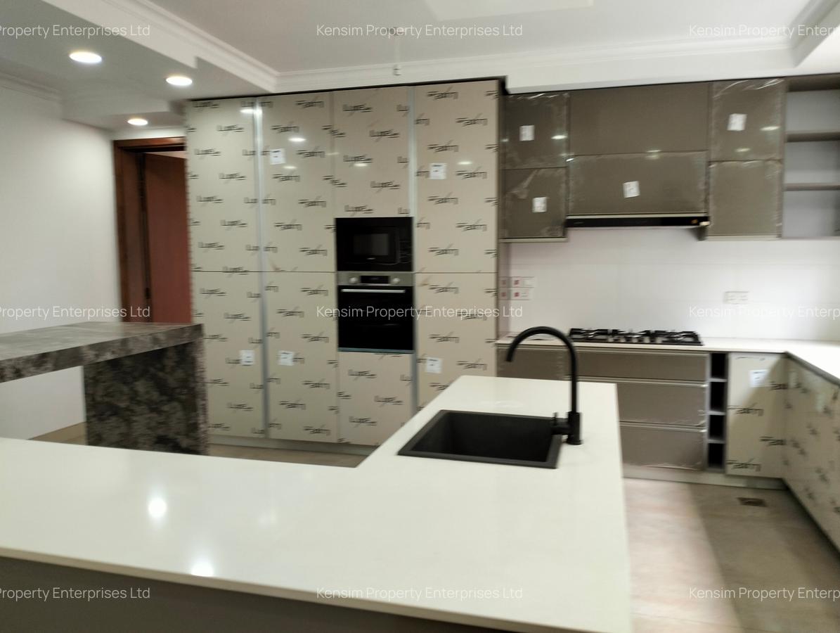 6 Bed Townhouse with En Suite in Lavington - 15