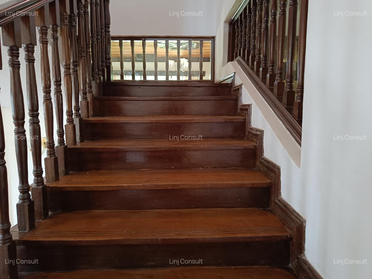 5 Bed House with En Suite at Runda - 14