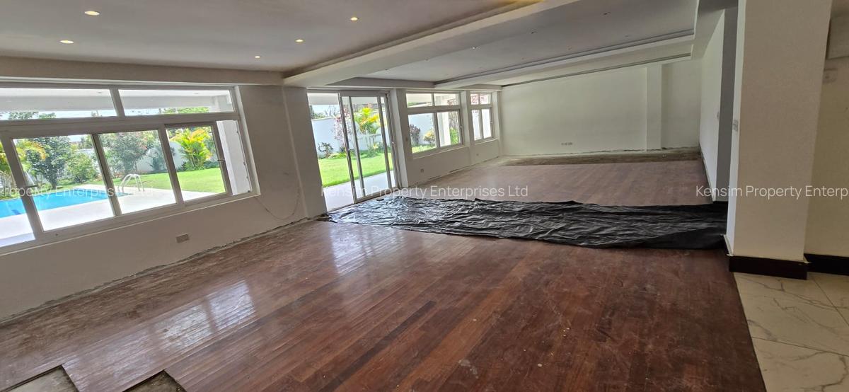 5 Bed House with En Suite in Runda - 13