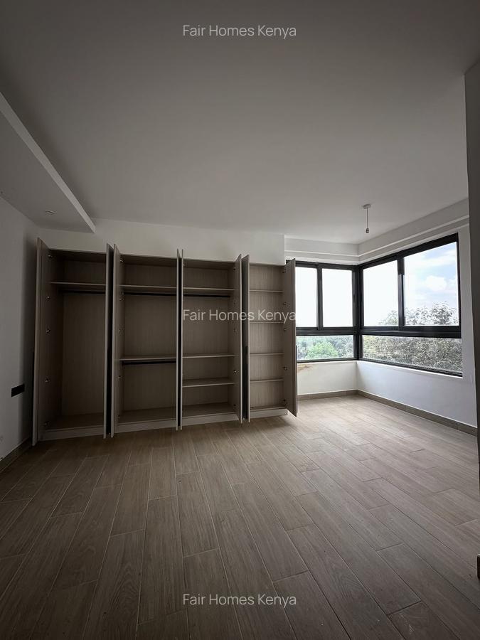 3 Bed Apartment with En Suite at Riverside Drive - 5