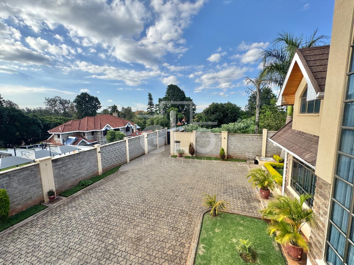 5 Bed House with En Suite in Runda - 18