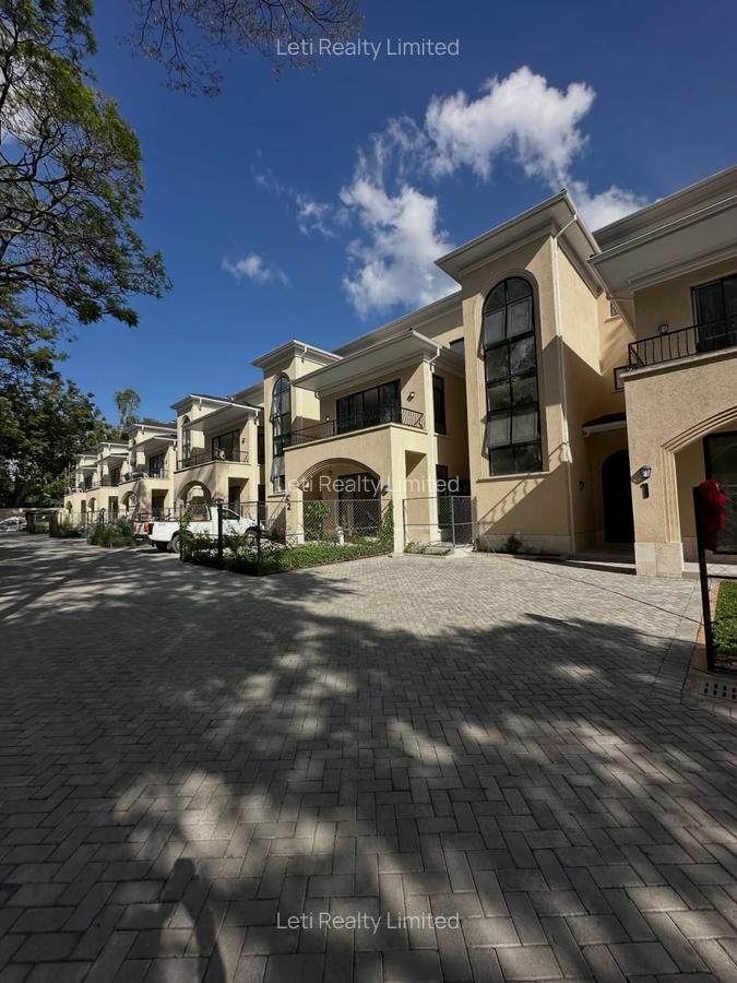 5 Bed Townhouse with En Suite in Lavington - 1
