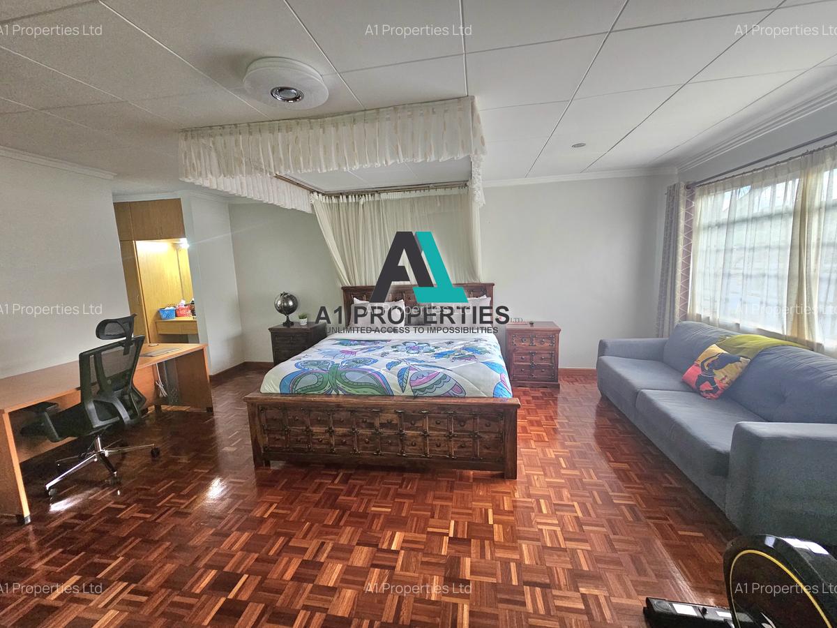 4 Bed Townhouse with En Suite in Lavington - 7