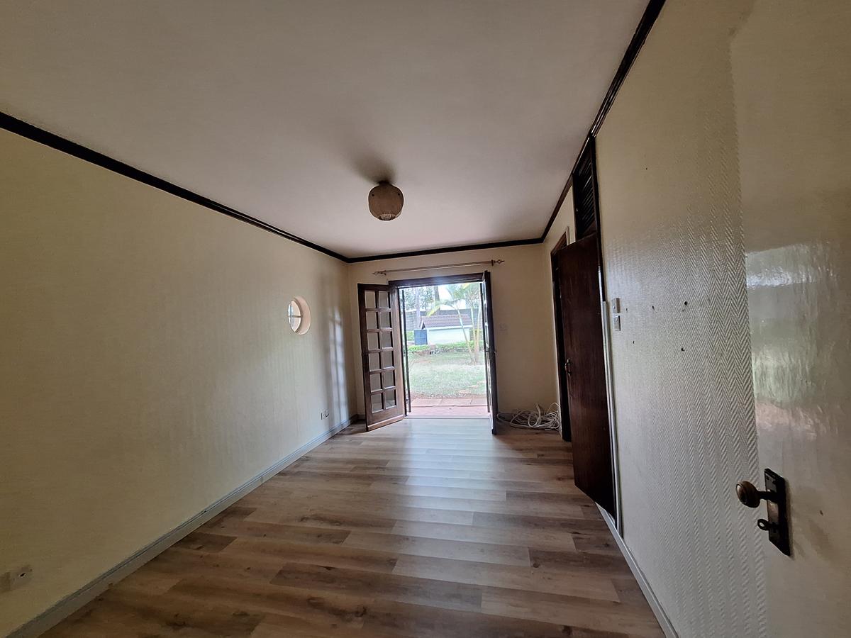 4 Bed House with En Suite in Lavington - 19