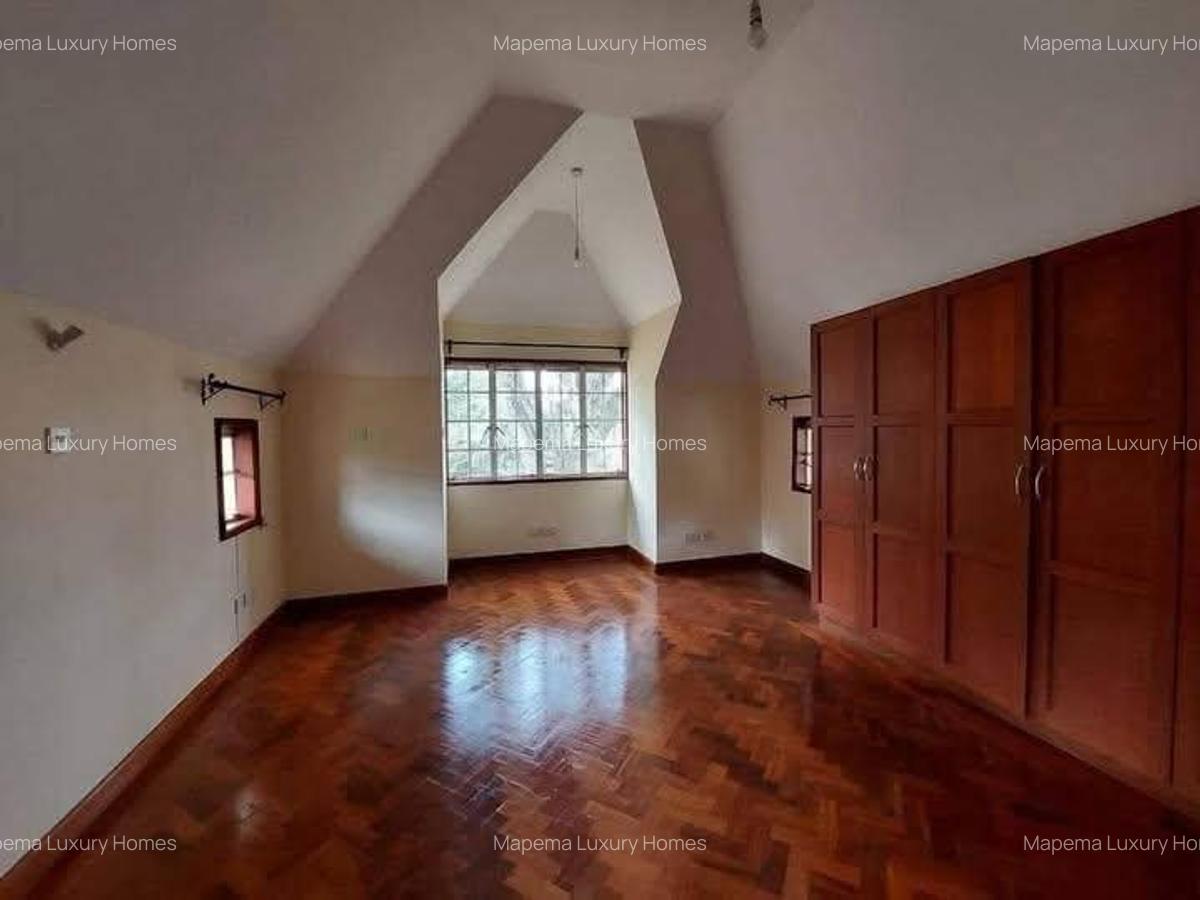 5 Bed House with En Suite at Miotoni - 3