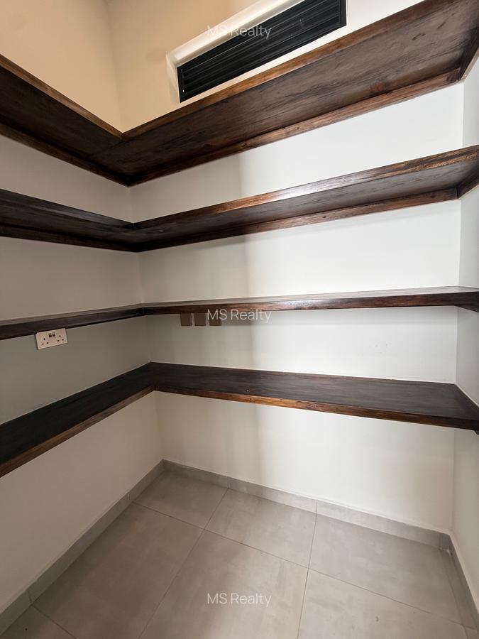 6 Bed Villa with En Suite in Westlands Area - 13