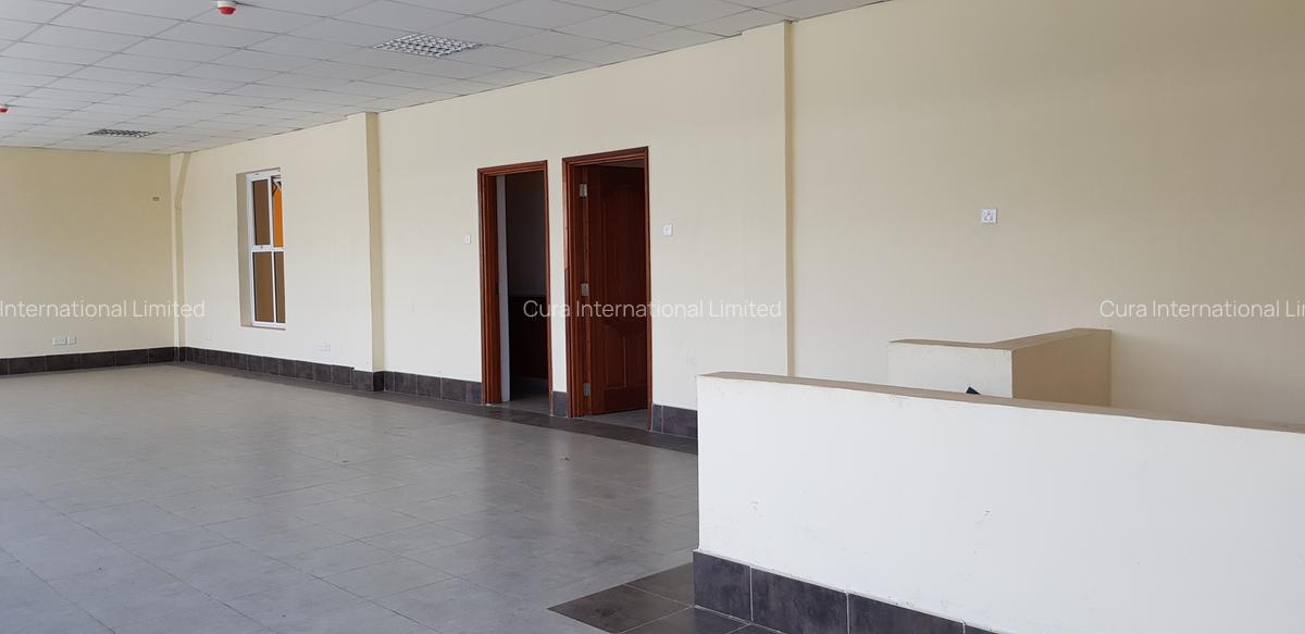 6,200 ft² Warehouse in Industrial Area - 4