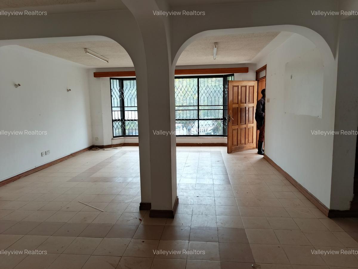 4 Bed Townhouse with En Suite at Lavington - 12