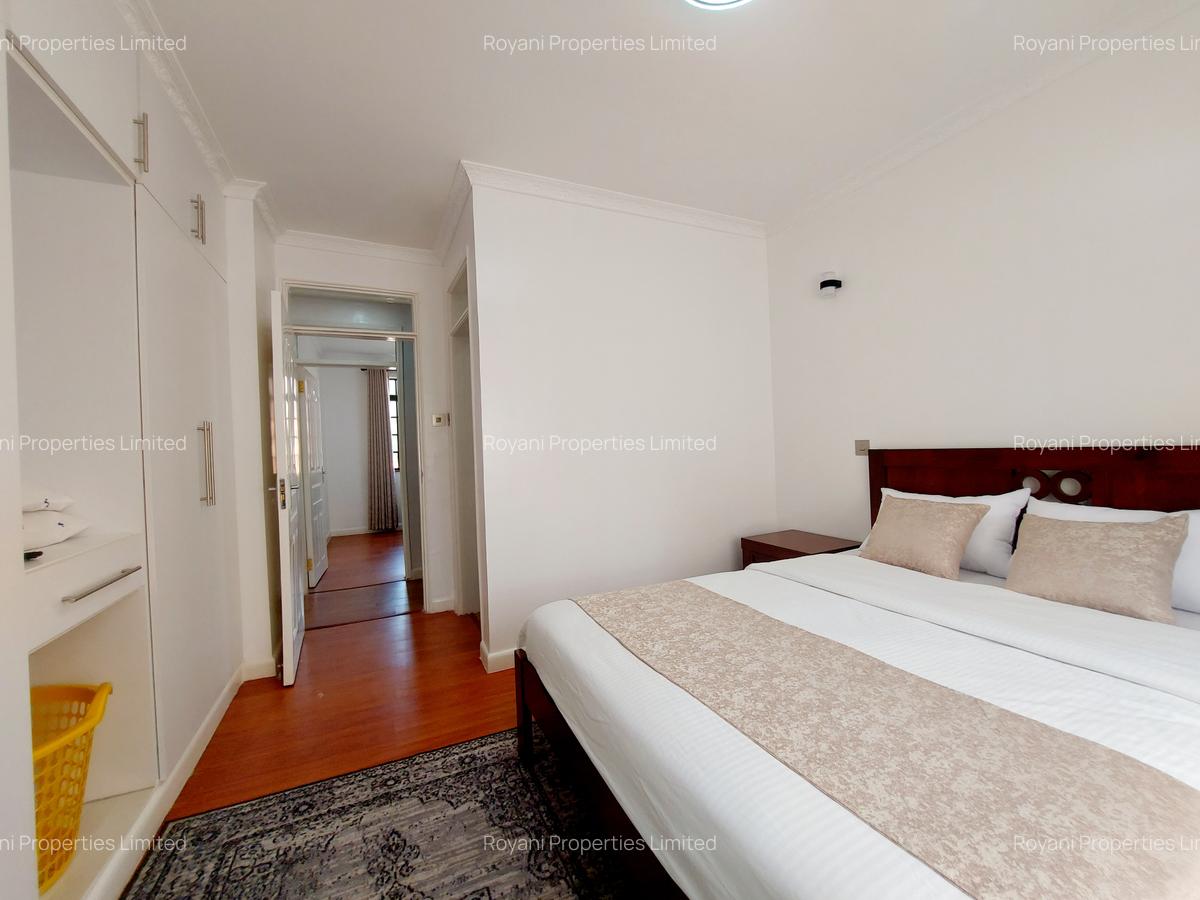 Serviced 2 Bed Apartment with En Suite at Fourways - 12