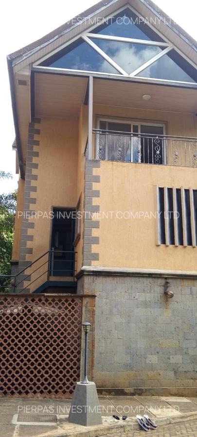 5 Bed Townhouse with En Suite in Spring Valley - 5