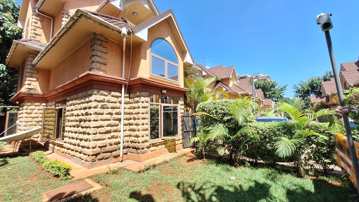 4 Bed Townhouse with En Suite at Othaya Road - 2