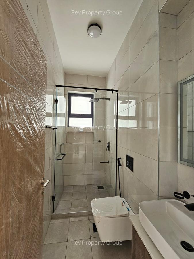 3 Bed Apartment with En Suite in Brookside - 19