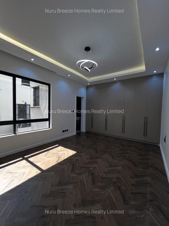 4 Bed Townhouse with En Suite in Lavington - 17