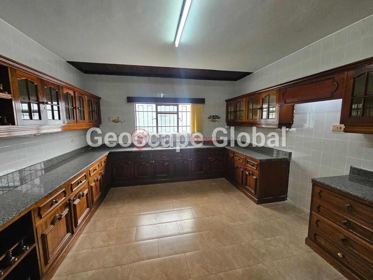 4 Bed Townhouse with En Suite in Spring Valley - 7