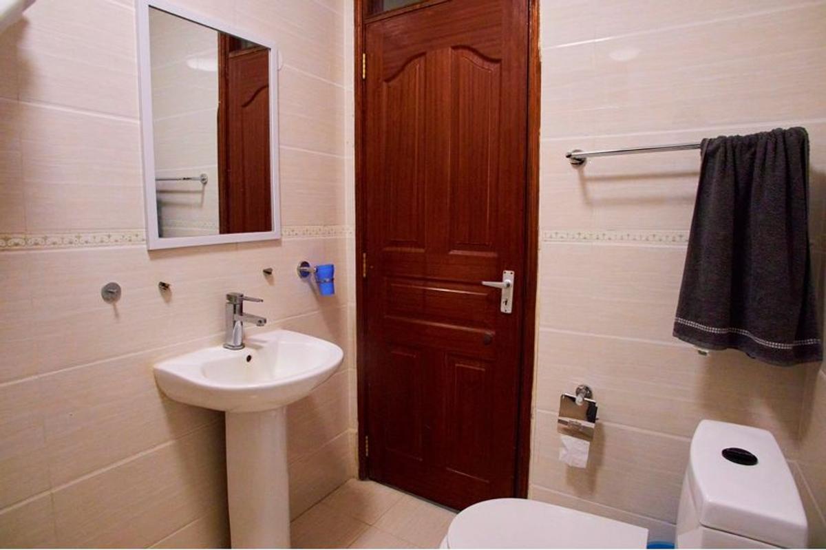 2 Bed Apartment with En Suite in Lavington - 19