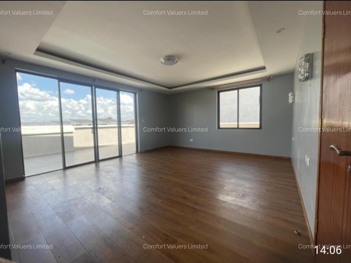 5 Bed Townhouse with En Suite at Runda - 4