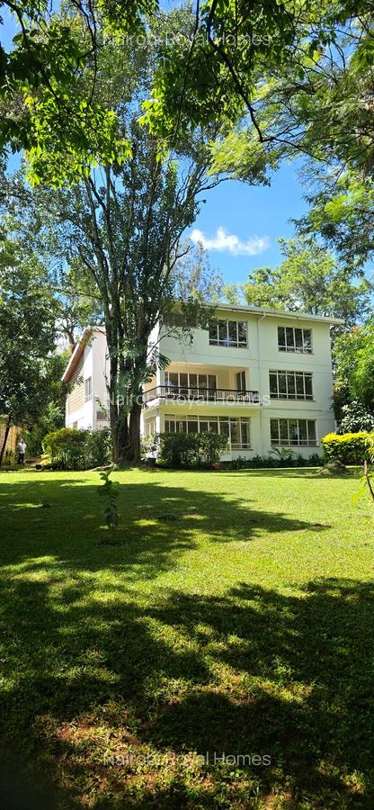 5 Bed House with En Suite at Whispers Avenue - 1