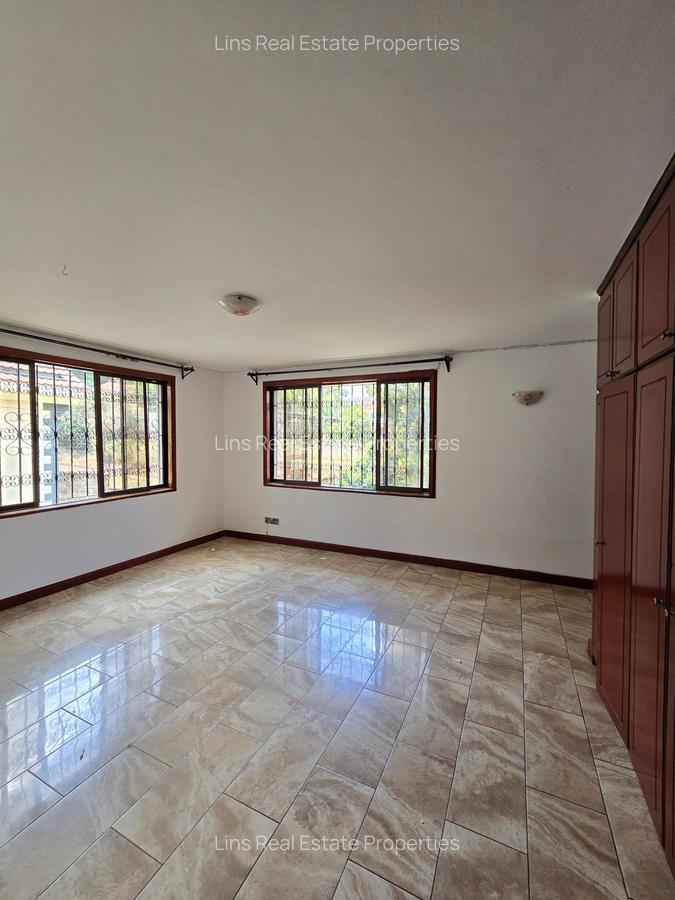 4 Bed Townhouse with En Suite in Kyuna - 6
